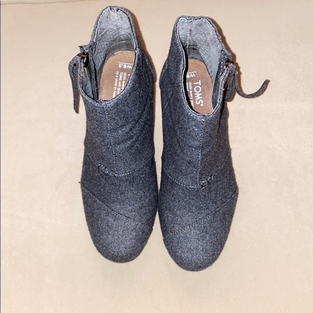 Tom’s Gray Wedge Boots Size 6.5
